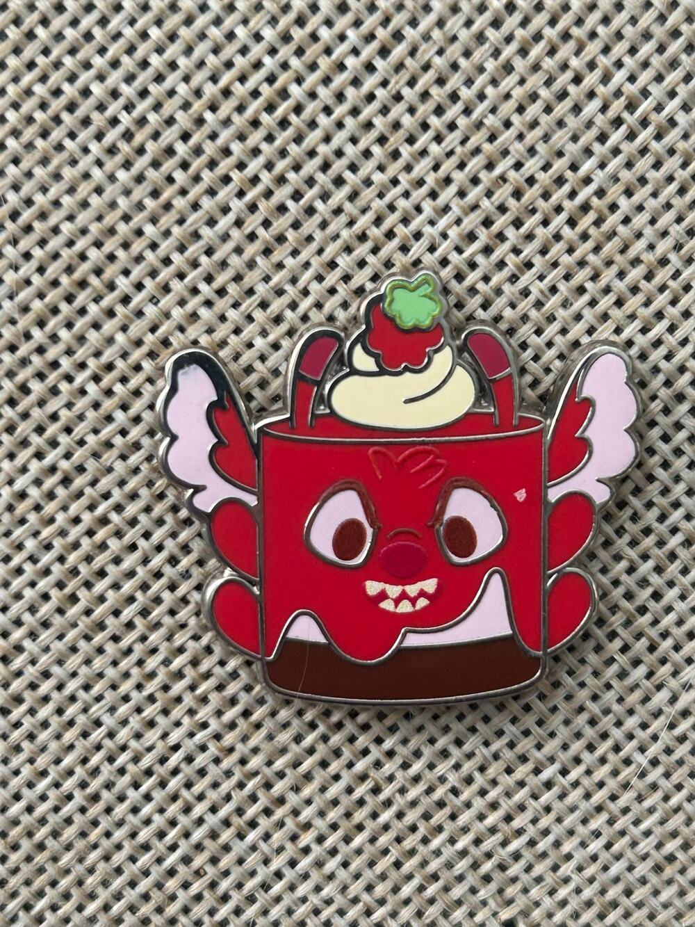 Disney Pin Series 3 Munchlings Leroy Lilo & Stitch Chocolate Raspberry Cake